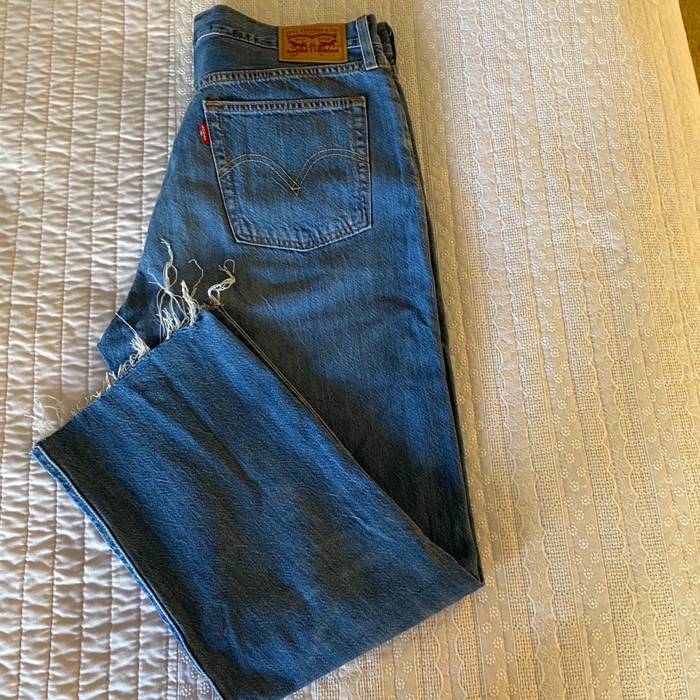 Levi’s 501 classic 100% cotton. Distressed.